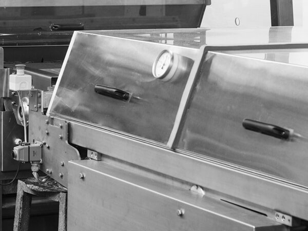 ENROBING LINES COOLING SLABS